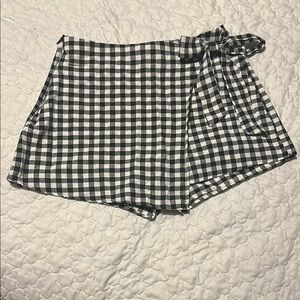 SHEIN Black and White Gingham Women Skorts